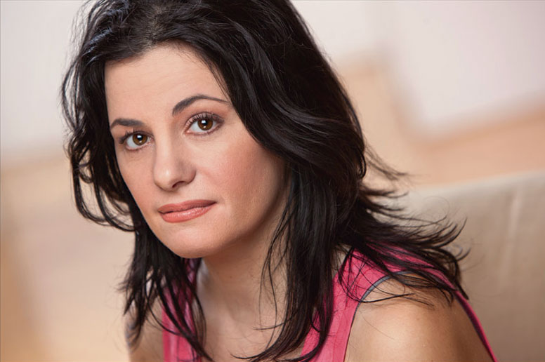 natalie-menna-headshot-776x516