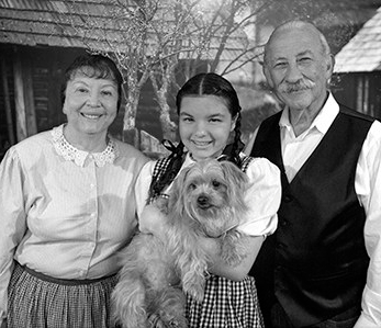 WizardOfOz_Dorothy_Farm