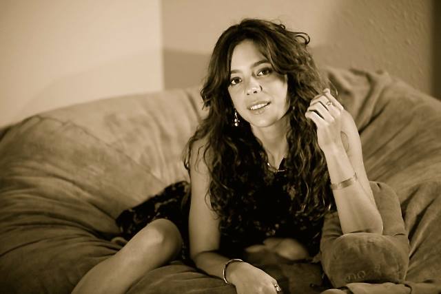Shalom” Means Hello, Peace, Wholeness… and Lisa – Arts Independent